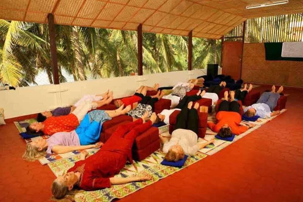 Beach And Lake Ayurvedic Resort, Kovalam Luaran gambar